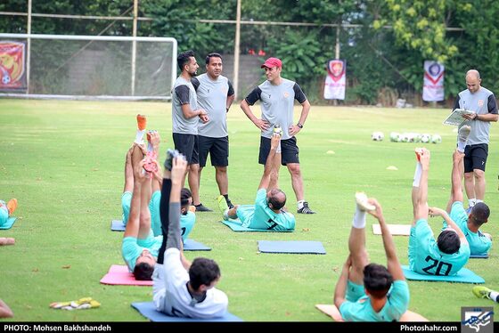 نخستین جلسه تمرین تیم شهرخودرو با حضور یحیی گل محمدی - عکس : محسن بخشنده / شهرآرا