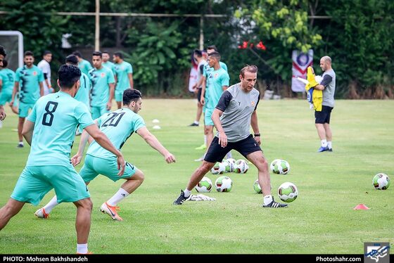 نخستین جلسه تمرین تیم شهرخودرو با حضور یحیی گل محمدی - عکس : محسن بخشنده / شهرآرا