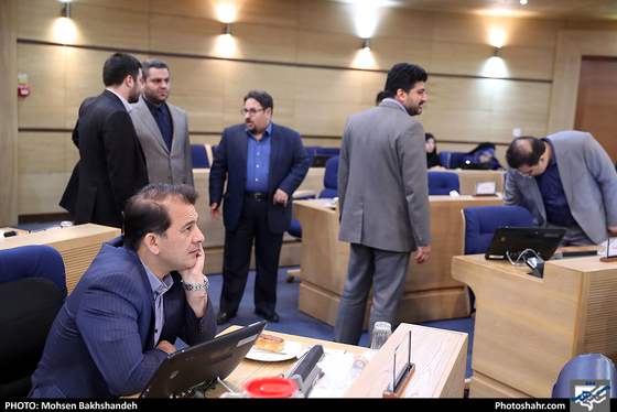 حضور اعضای تیم فوتبال پدیده در جلسه علنی شورای شه ر / عکس: محسن بخشنده / شهرآرا