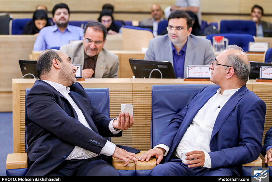 حضور اعضای تیم فوتبال پدیده در جلسه علنی شورای شهر