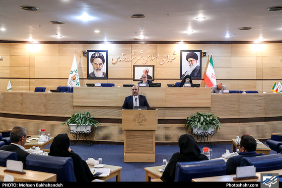 حضور اعضای تیم فوتبال پدیده در جلسه علنی شورای شهر