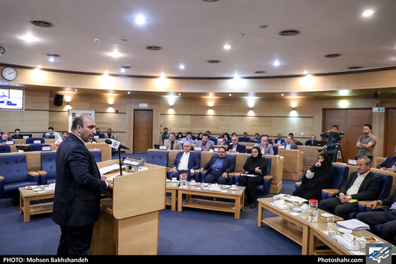 حضور اعضای تیم فوتبال پدیده در جلسه علنی شورای شهر