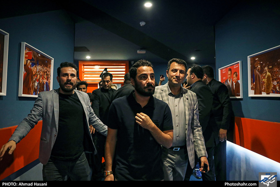 اکران مردمی فیلم «سرخ پوست» در مشهد با حضور نوید محمدزاده / عکس: احمد حسنی / شهرآرا