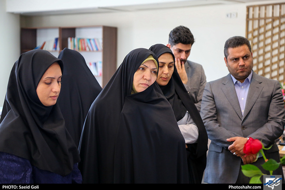 بازدید بتول گندمی از موسسه فرهنگی شهرآرا-عکاس: سعید گلی/ شهرآرا