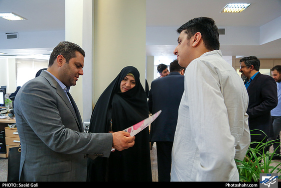 بازدید بتول گندمی از موسسه فرهنگی شهرآرا-عکاس: سعید گلی/ شهرآرا