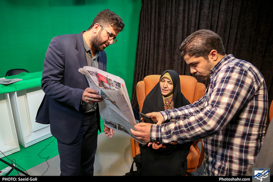 بازدید بتول گندمی از موسسه فرهنگی شهرآرا-عکاس: سعید گلی/ شهرآرا