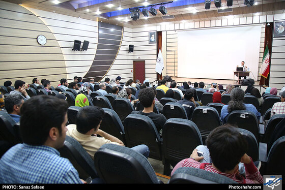 دومین نشست عکاسی در فرهنگسرای رسانه با حضور روشن نوروزی / عکس ساناز صفایی / شهرآرا