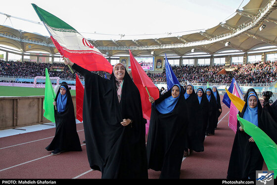 جشن 25 هزار نفری دختران انقلاب در ورزشگاه امام رضا (ع) / عکس مهدیه غفوریان / شهرآرا