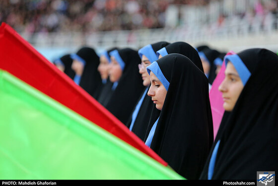 جشن 25 هزار نفری دختران انقلاب در ورزشگاه امام رضا (ع) / عکس مهدیه غفوریان / شهرآرا