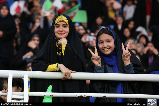 جشن 25 هزار نفری دختران انقلاب در ورزشگاه امام رضا (ع) / عکس مهدیه غفوریان / شهرآرا