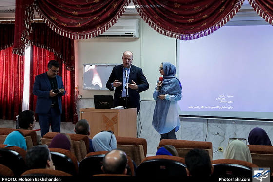 بازدید نماینده کمیساریای عالی پناهندگان سازمان ملل متحد-عکاس: محسن بخشنده/ شهرآرا