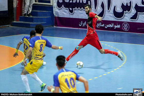لیگ برتر فوتسال/ مسابقه فرش آرا مشهد و سن‌ایچ ساوه‎-عکاس: محسن بخشنده/ شهرآرا