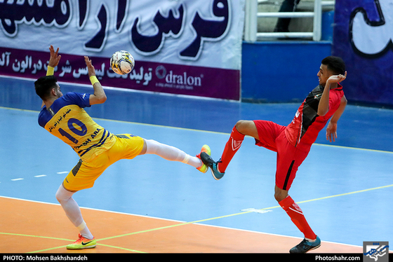 لیگ برتر فوتسال/ مسابقه فرش آرا مشهد و سن‌ایچ ساوه‎-عکاس: محسن بخشنده/ شهرآرا