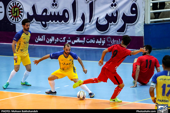 لیگ برتر فوتسال/ مسابقه فرش آرا مشهد و سن‌ایچ ساوه‎-عکاس: محسن بخشنده/ شهرآرا