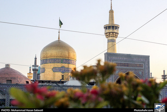 گلباران حرم مطهر رضوی در شب میلاد امام رضا (ع)