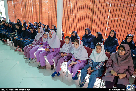 مسابقه تنیس روی میز اعضای خراسانی تیم ملی بانوان با کودکان همدم-عکاس: محسن بخشنده/ شهرآرا