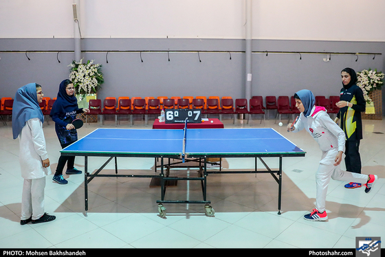 مسابقه تنیس روی میز اعضای خراسانی تیم ملی بانوان با کودکان همدم-عکاس: محسن بخشنده/ شهرآرا