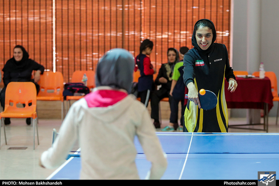 مسابقه تنیس روی میز اعضای خراسانی تیم ملی بانوان با کودکان همدم-عکاس: محسن بخشنده/ شهرآرا