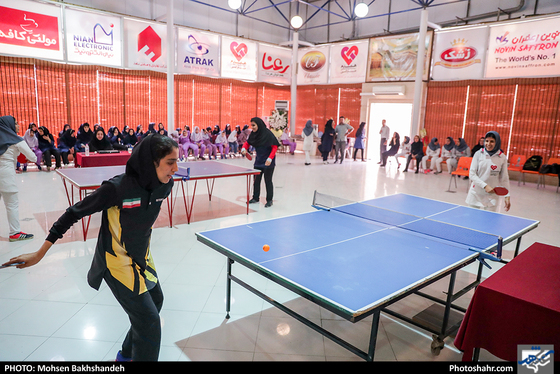 مسابقه تنیس روی میز اعضای خراسانی تیم ملی بانوان با کودکان همدم-عکاس: محسن بخشنده/ شهرآرا