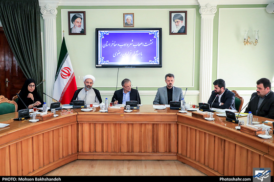 دیدار استاندار با اصحاب شعر و ادب خراسان رضوی - عکس : محسن بخشنده / شهرآرا