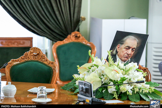 دیدار استاندار با اصحاب شعر و ادب خراسان رضوی - عکس : محسن بخشنده / شهرآرا