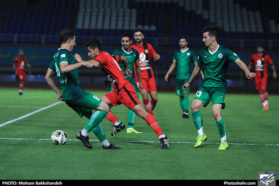 مسابقه پدیده شهرخودرو مشهد و ذوب آهن اصفهان‎ / عکس: محسن بخشنده / شهرآرا