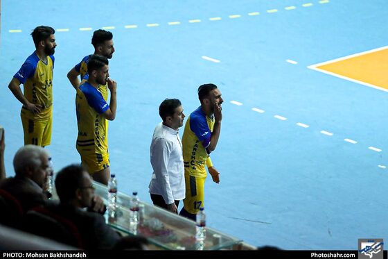 لیگ برتر فوتسال/ مسابقه فرش آرا مشهد و هایپر شهر شاهین شهر‎ - عکس : محسن بخشنده / شهرآرا