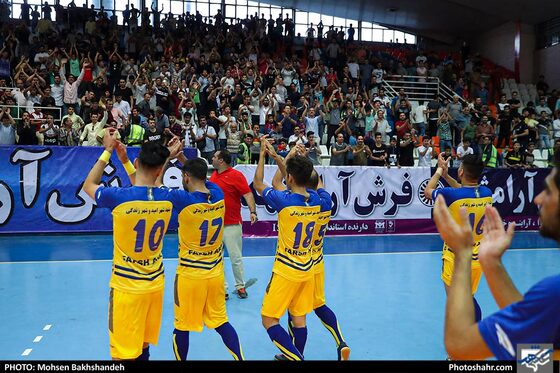 لیگ برتر فوتسال/ مسابقه فرش آرا مشهد و هایپر شهر شاهین شهر‎ - عکس : محسن بخشنده / شهرآرا