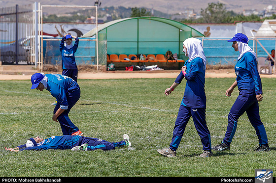 مسابقات قهرمانی کریکت بانوان کشور - عکاس: محسن بخشنده / شهرآرا
