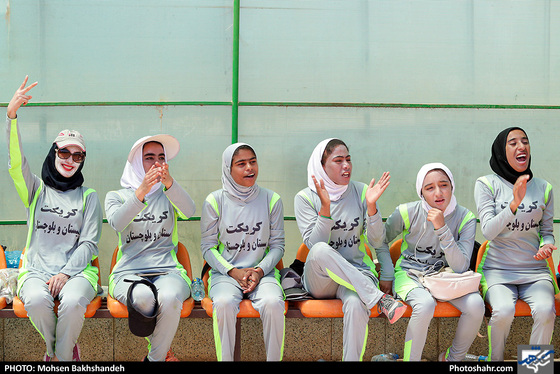 مسابقات قهرمانی کریکت بانوان کشور - عکاس: محسن بخشنده / شهرآرا