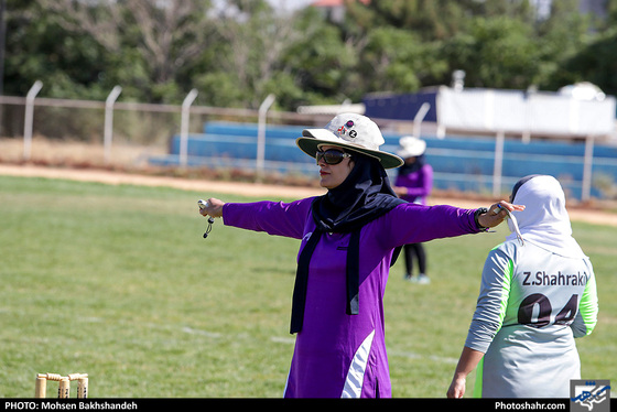 مسابقات قهرمانی کریکت بانوان کشور - عکاس: محسن بخشنده / شهرآرا