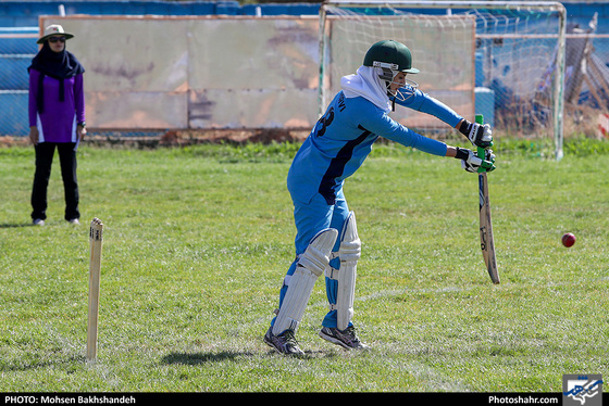 مسابقات قهرمانی کریکت بانوان کشور - عکاس: محسن بخشنده / شهرآرا