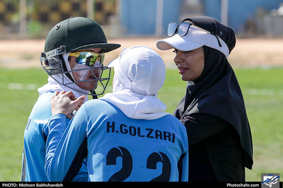 مسابقات قهرمانی کریکت بانوان کشور - عکاس: محسن بخشنده / شهرآرا