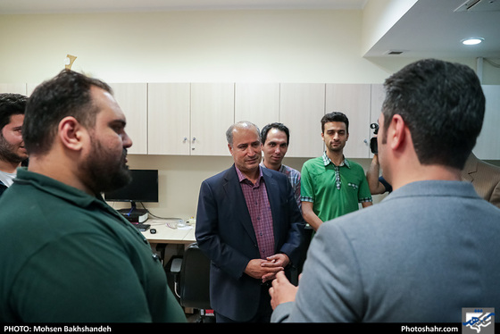 بازدید مهدی تاج رئیس فدراسیون فوتبال ایران از روزنامه شهرآرا به مناسبت روز خبرنگار