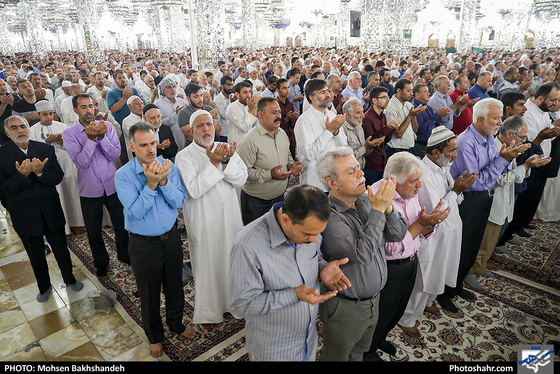 نماز عید قربان در حرم مطهر امام رضا (ع)