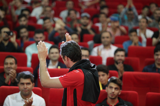 رونمایی از لباس جدید تیم فوتبال شهر خودروی مشهد