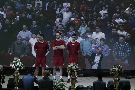 رونمایی از لباس جدید تیم فوتبال شهر خودروی مشهد