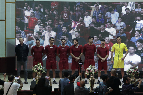 رونمایی از لباس جدید تیم فوتبال شهر خودروی مشهد