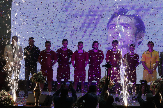 رونمایی از لباس جدید تیم فوتبال شهر خودروی مشهد