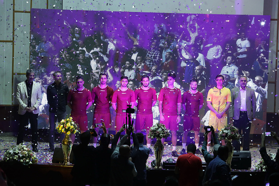 رونمایی از لباس جدید تیم فوتبال شهر خودروی مشهد