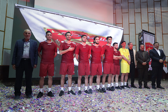 رونمایی از لباس جدید تیم فوتبال شهر خودروی مشهد