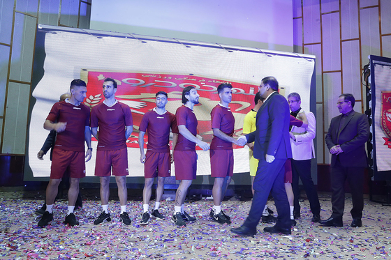 رونمایی از لباس جدید تیم فوتبال شهر خودروی مشهد