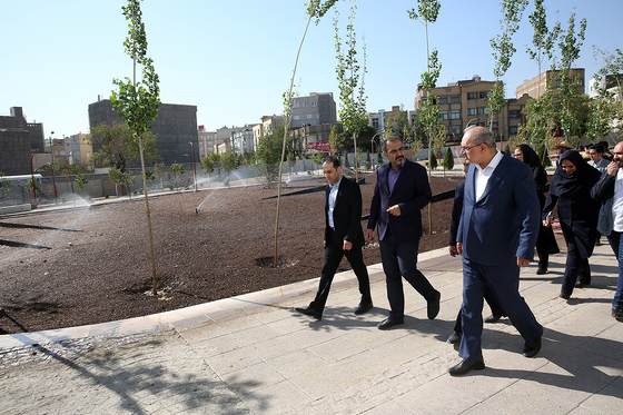 بازدید رئیس سازمان فناوری اطلاعات کشور از کارخانه نوآوری و شهرداری الکترونیک منطقه 12