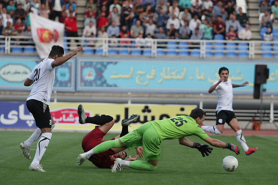 لیگ برتر فوتبال/ مسابقه شهرخودرو مشهد و شاهین شهرداری بوشهر