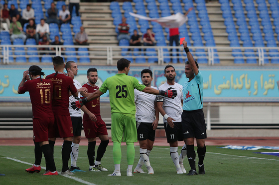 لیگ برتر فوتبال/ مسابقه شهرخودرو مشهد و شاهین شهرداری بوشهر