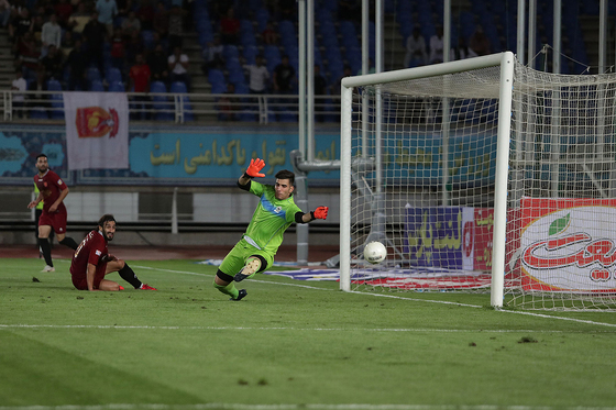 لیگ برتر فوتبال/ مسابقه شهرخودرو مشهد و شاهین شهرداری بوشهر