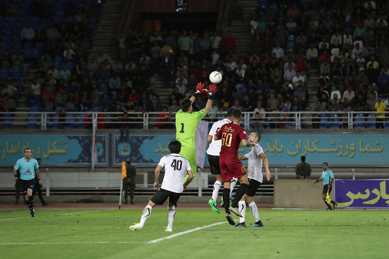 لیگ برتر فوتبال/ مسابقه شهرخودرو مشهد و شاهین شهرداری بوشهر