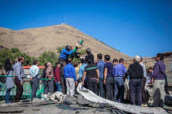 آیین خیمه پوشان در روستای پیوه ژن 