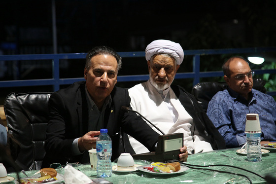  سومین نشست هم اندیشی استادان حوزه ودانشگاه 
