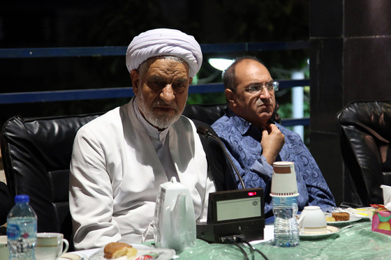  سومین نشست هم اندیشی استادان حوزه ودانشگاه 